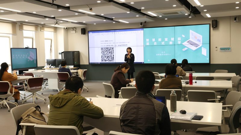 教材的编写质量直接关系到教学效果。优秀的教材应具备以下特点：