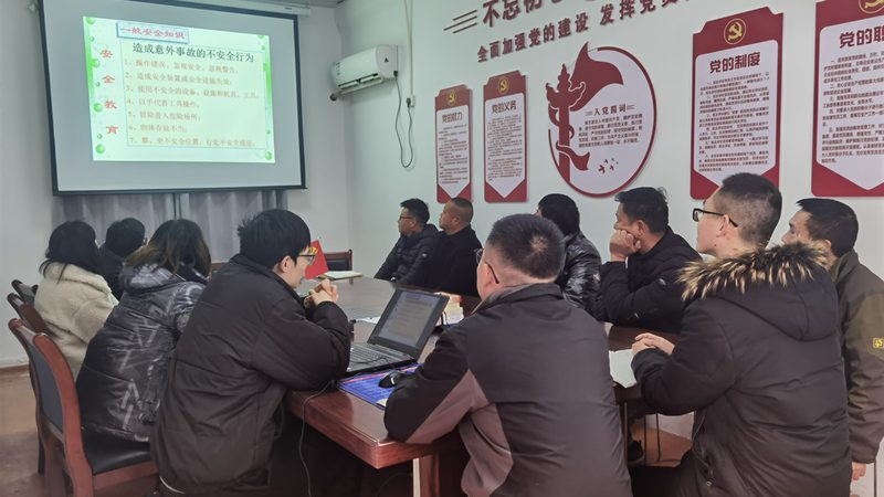 首先，要关注课程的含金量。一个优质的线上心理咨询师培训课程，应该具备以下特点：