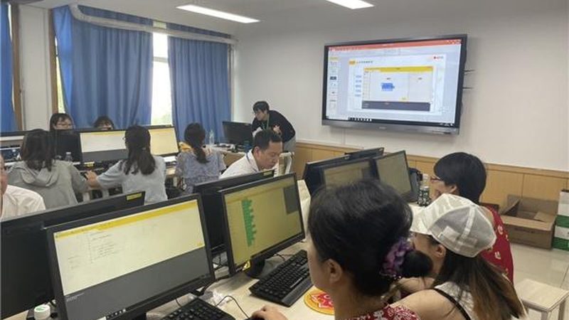 叉车培训加盟，如何选择靠谱机构？**